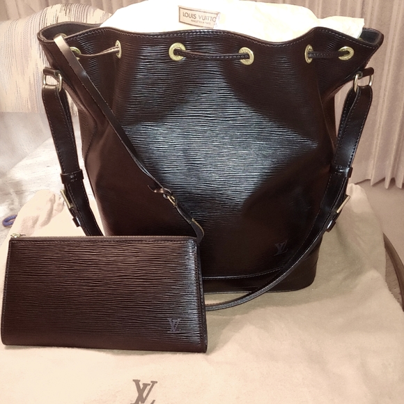 Louis Vuitton Noe Bag with detachable wallet - Picture 1 of 9